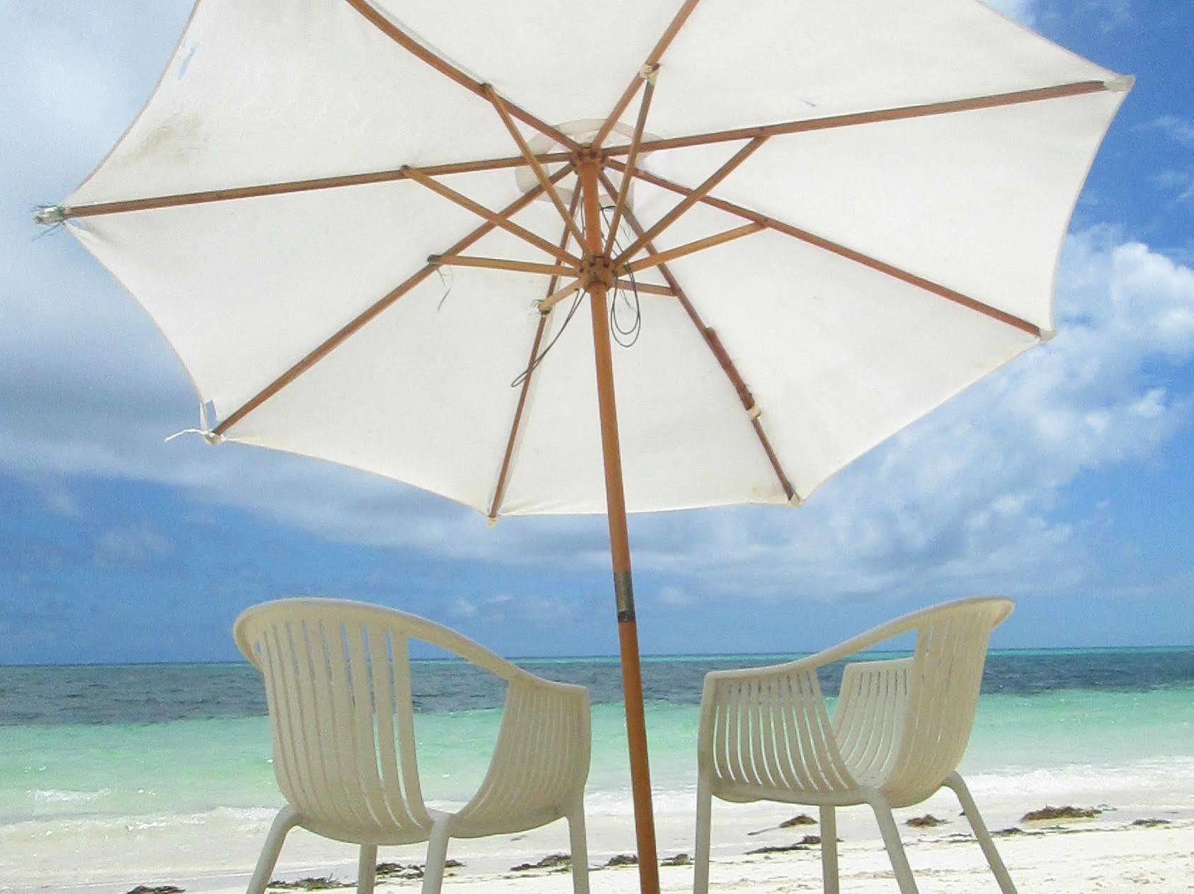 Aissatou Beach Resort Balabag  Zewnętrze zdjęcie